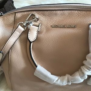 BRAND NEW Authentic cream Michael Kors bag.